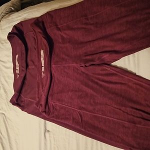 BURGANDY COLORRD VICTORIA SECRET LEGGINGS 7\8 LENGTH. BITH SIZE 16